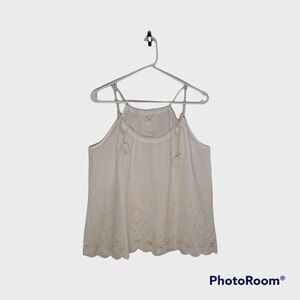 Elegant White Sleeveless Blouse
